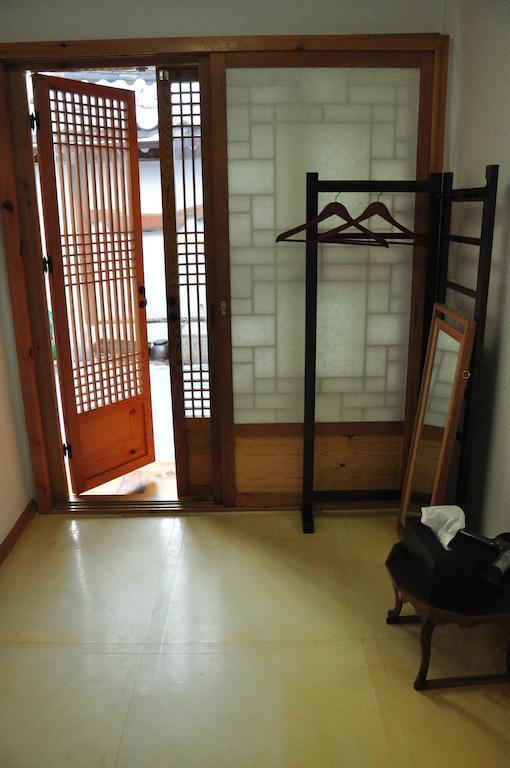 Hueahn Hanok Guesthouse Seoul Zimmer foto